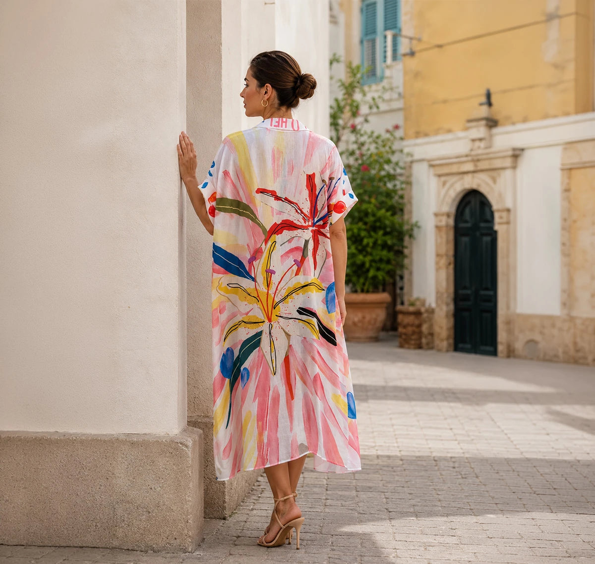 Vestido camisero fluido con estampado de corazones sagrados y flores estilo Frida. Una obra de arte para vestir en verano. ¡Cómpralo en Badhabitsx!