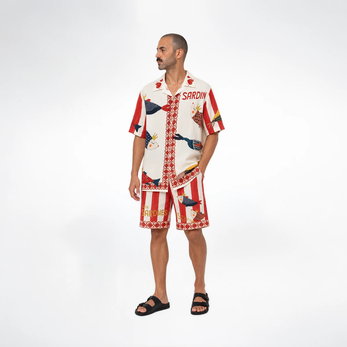 Set oversized inspirado en el encanto vintage de las conserveras portuguesas. Diseño artístico, fresco y lleno de personalidad para tu verano. ¡Consíguelo en Badhabitsx!