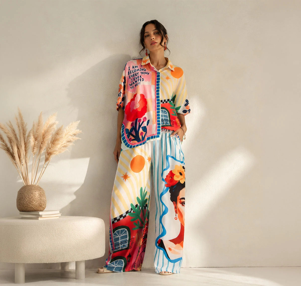 Set oversized estilo bohemio con flores, retratos artísticos y tonos vibrantes. Una pieza única de arte para llevar. ¡Descúbrelo en Badhabitsx!