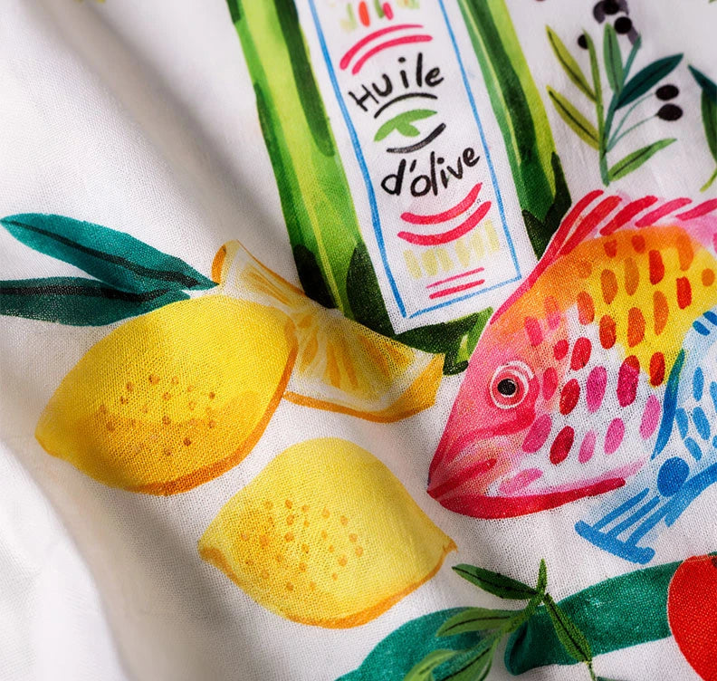Camisa oversized con ilustraciones de estilo retro: sardinas, aceite de oliva y rayas. Un diseño divertido y sofisticado, perfecto para el verano. ¡Consíguela en Badhabitsx!
