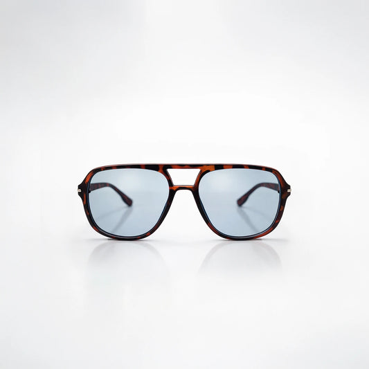 Gafas de sol de carey oscuro Santorini Blue con lentes de sol de tono azul frío y montura definida.
