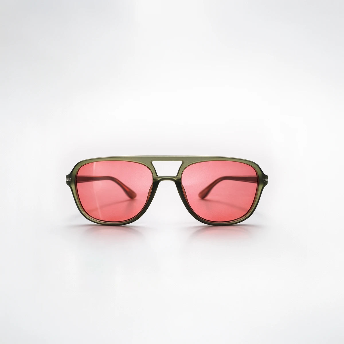 Gafas de sol de diseño Santorini Heat para un estilo de vida con actitud urbana y sofisticada.
