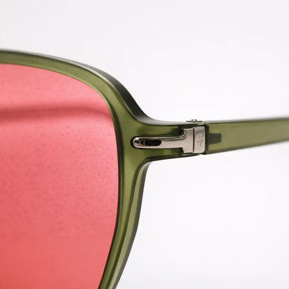 Gafas de sol de diseño Santorini Heat para un estilo de vida con actitud urbana y sofisticada.
