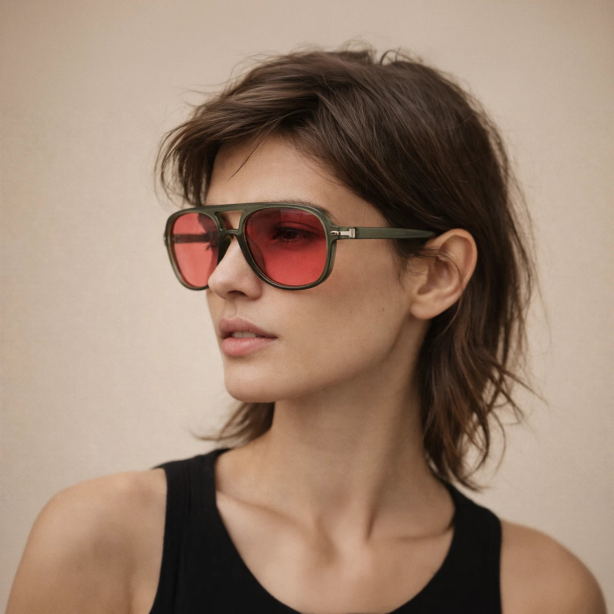 Gafas de sol de diseño Santorini Heat para un estilo de vida con actitud urbana y sofisticada.
